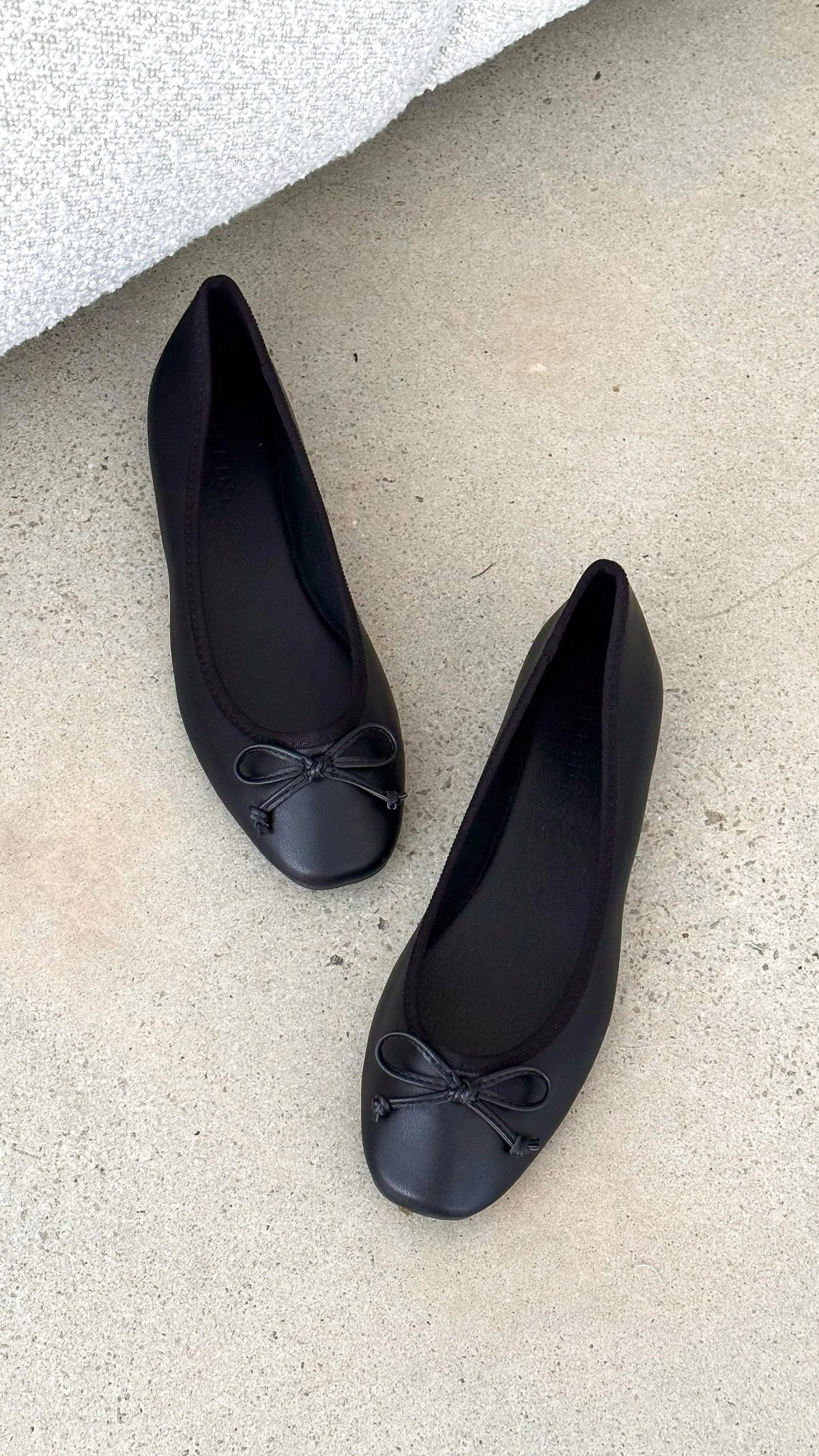 Isaiah Ballet Flats - Black